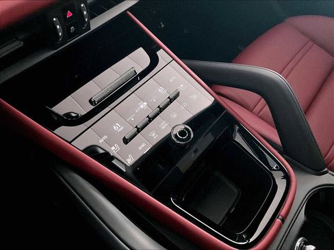 New 2026 Porsche Cayenne S image 18