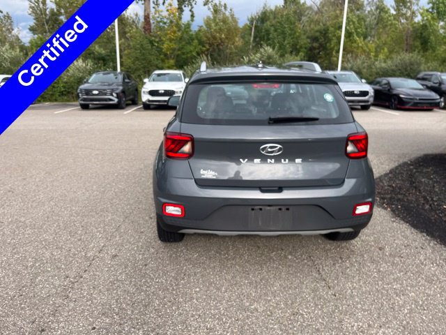 Certified 2024 Hyundai Venue SEL FWD image 4