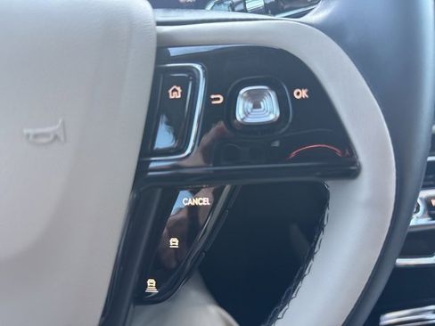 Used 2025 Lincoln Corsair FWD image 12