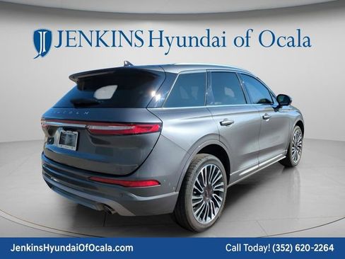 Used 2021 Lincoln Corsair Reserve w/ Equipment Group 201A image 3