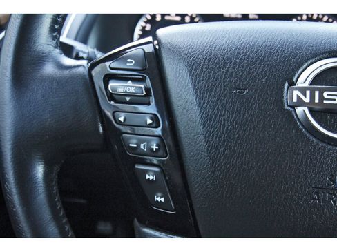 Used 2022 Nissan Armada SL w/ Captain's Chairs Package image 19