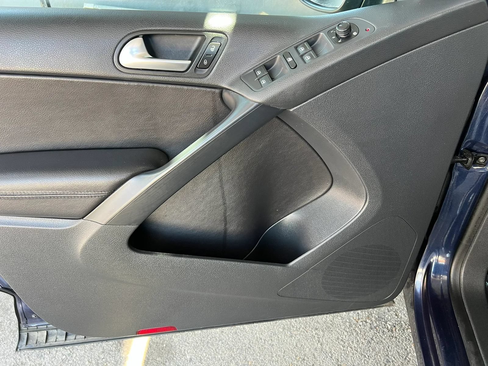 Used 2016 Volkswagen Tiguan S FWD image 14
