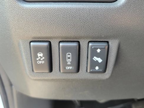 Used 2014 Nissan Titan 4x4 Crew Cab image 34