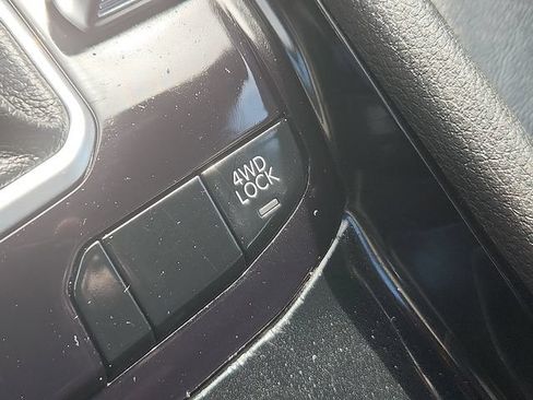 Used 2025 Jeep Compass Limited AWD/4WD image 17