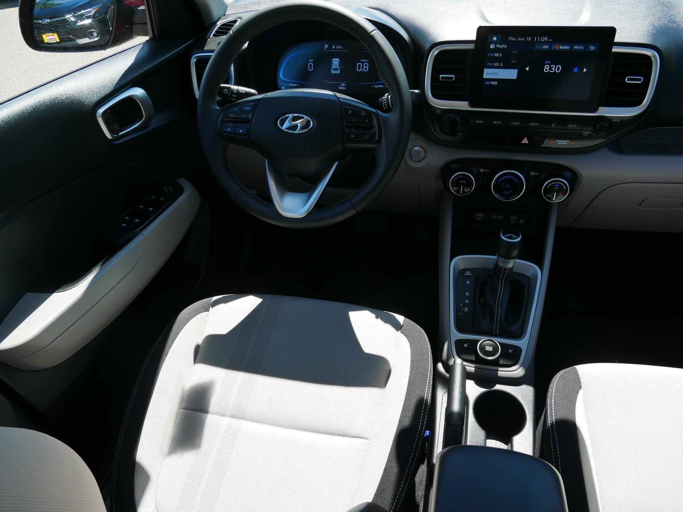Used 2026 Hyundai Venue SEL FWD image 9