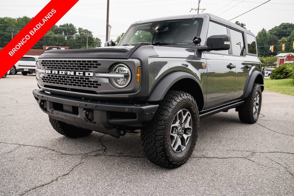 Used 2024 Ford Bronco Badlands AWD/4WD image 3