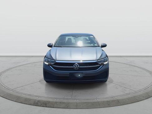 Used 2022 Volkswagen Jetta SE FWD image 3