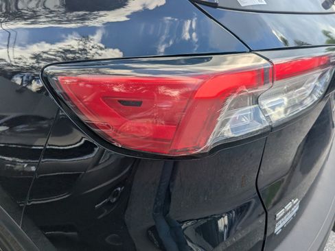 Used 2021 Ford Escape SEL w/ Equipment Group 302A AWD/4WD image 16