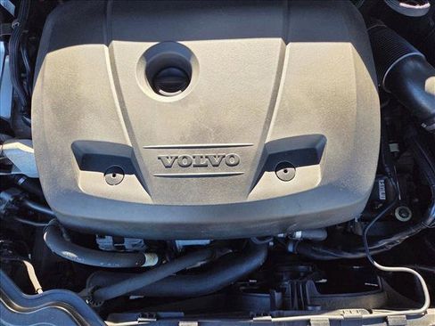 Used 2018 Volvo V60 T5 Cross Country Platinum image 23