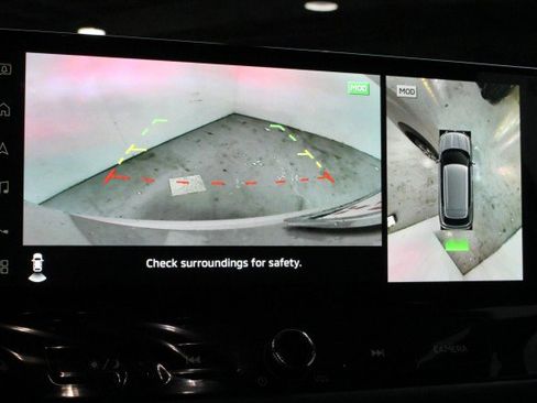 New 2025 Mitsubishi Outlander SE image 13