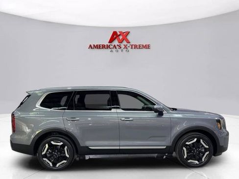 Used 2024 Kia Telluride S FWD image 7