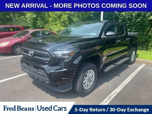 Used 2024 Toyota Tacoma SR RWD image 3