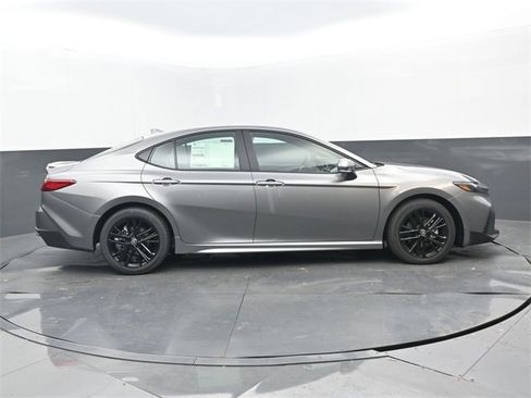 New 2026 Toyota Camry SE image 2