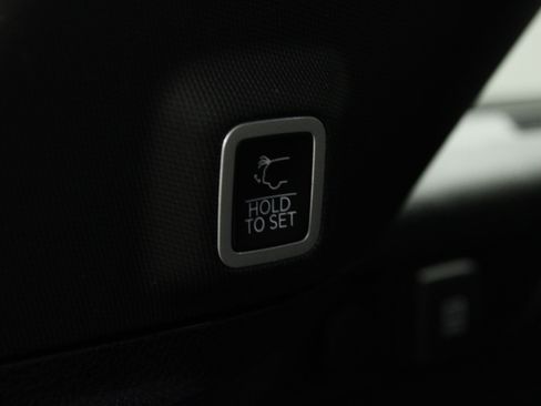 Used 2023 Jeep Grand Cherokee Altitude image 13