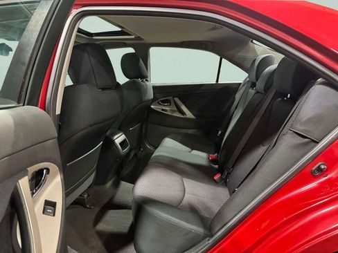 Used 2011 Toyota Camry image 24