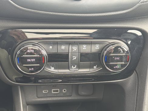 Used 2020 Buick Encore GX Select w/ Experience Buick Package image 18