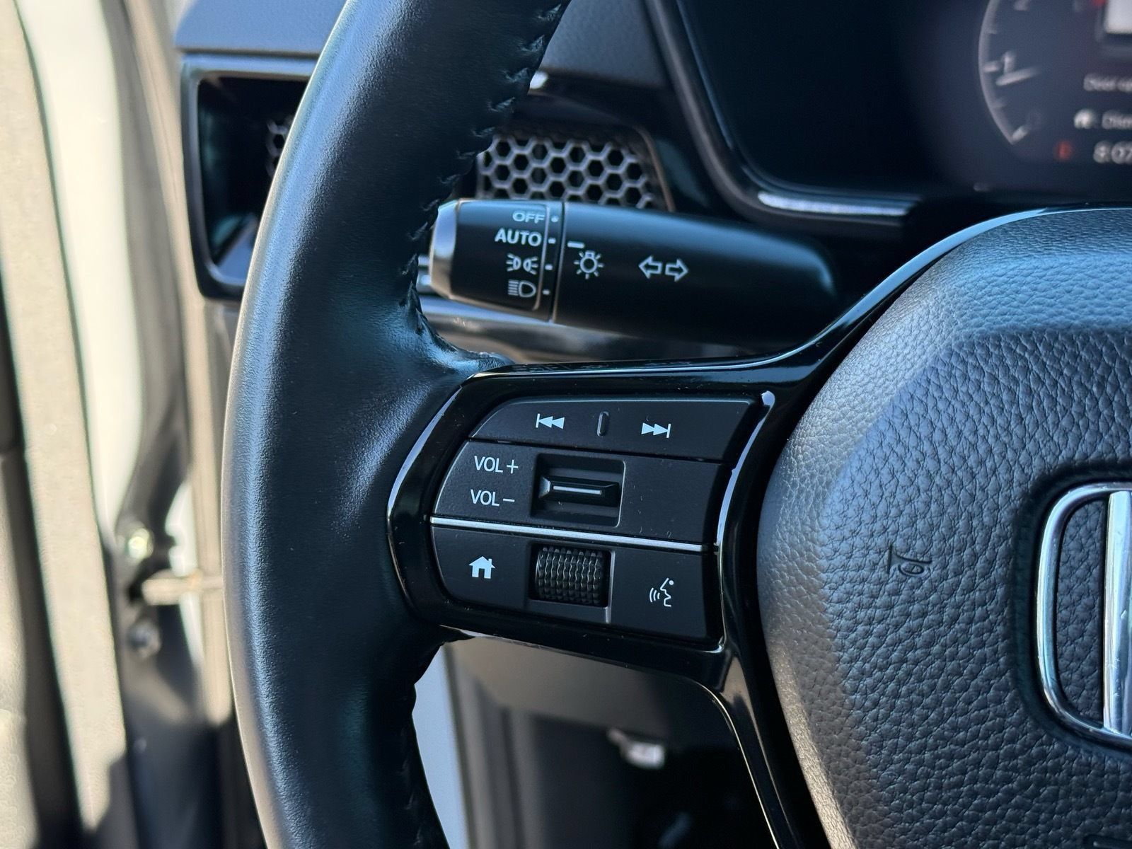 Used 2024 Honda CR-V EX-L image 18