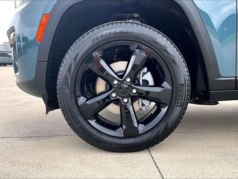 New 2026 Jeep Grand Cherokee Limited w/ Limited Altitude Package AWD/4WD image 15