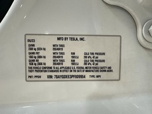 Used 2023 Tesla Model Y Long Range AWD/4WD image 24