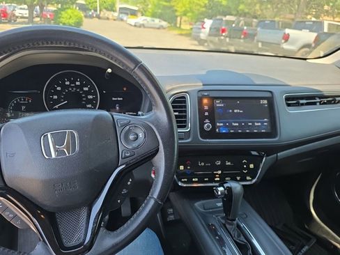 Used 2019 Honda HR-V Touring image 22