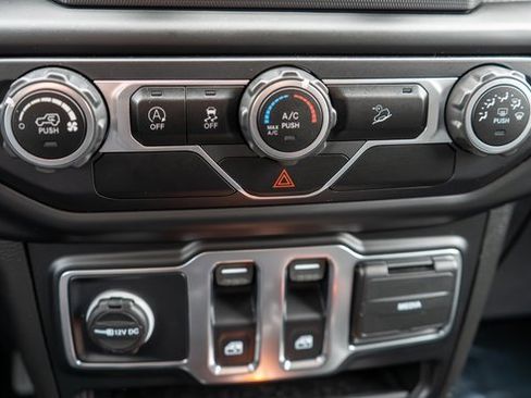 Used 2020 Jeep Wrangler Sport image 22