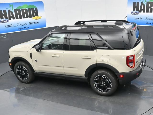 Used 2025 Ford Bronco Sport Outer Banks AWD/4WD image 13
