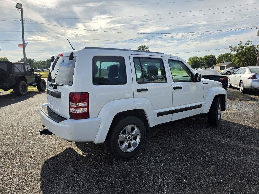 Used 2012 Jeep Liberty Sport RWD image 2