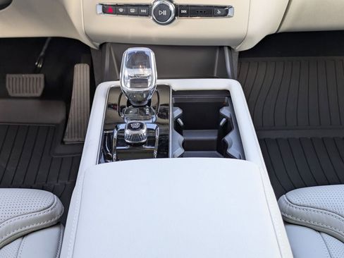 New 2026 Volvo XC90 B6 Ultra w/ Protection Package Premier image 25