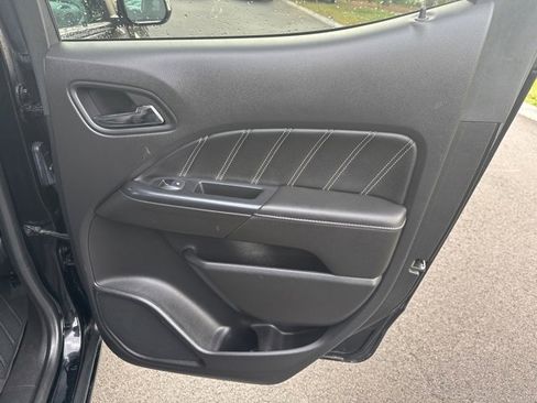 Used 2021 GMC Canyon Denali image 13