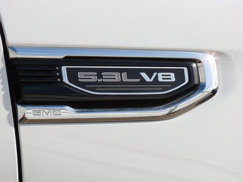 Used 2022 GMC Sierra 1500 SLT w/ SLT Convenience Package image 8