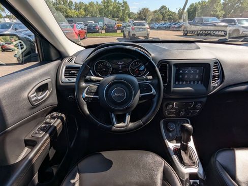 Used 2020 Jeep Compass Latitude w/ Cold Weather Group AWD/4WD image 16