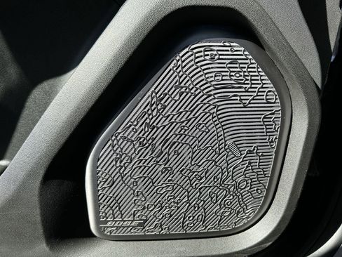 New 2026 GMC Hummer EV 4x4 Crew Cab w/ LPO, Illumination Package image 25