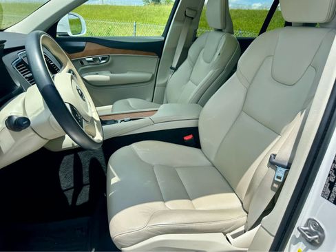 Used 2022 Volvo XC90 T6 Momentum w/ Advanced Package AWD/4WD image 12