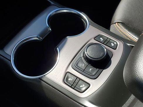 Certified 2023 GMC Terrain AT4 AWD/4WD image 23