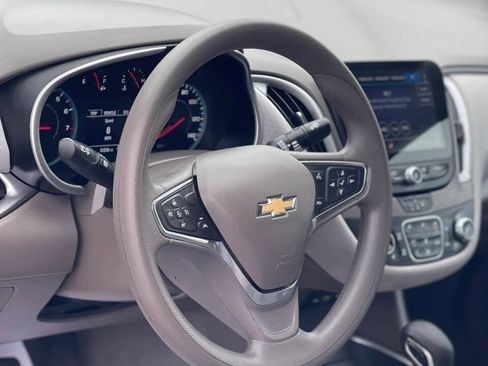 Used 2025 Chevrolet Malibu LT FWD image 7
