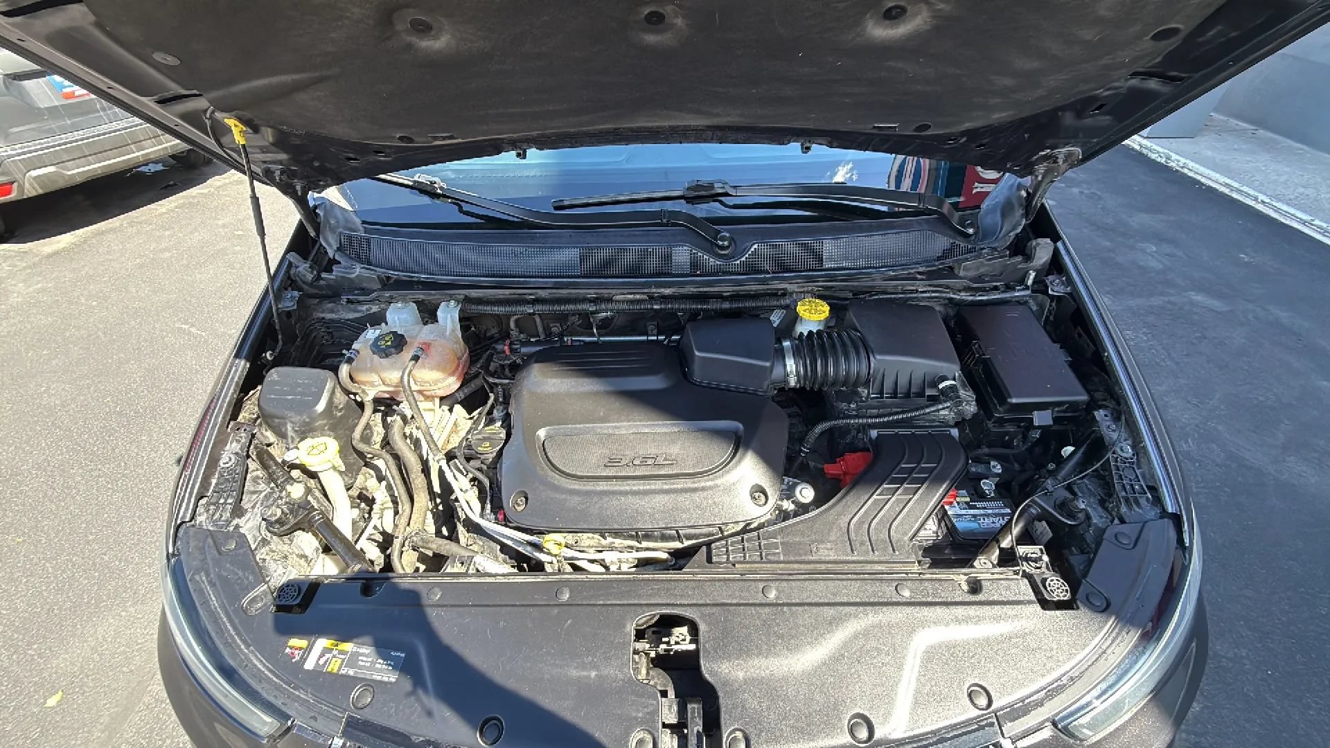 Used 2023 Chrysler Pacifica Touring FWD image 11