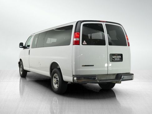 Used 2025 Chevrolet Express 3500 LT w/ LT Preferred Equipment Group RWD image 3