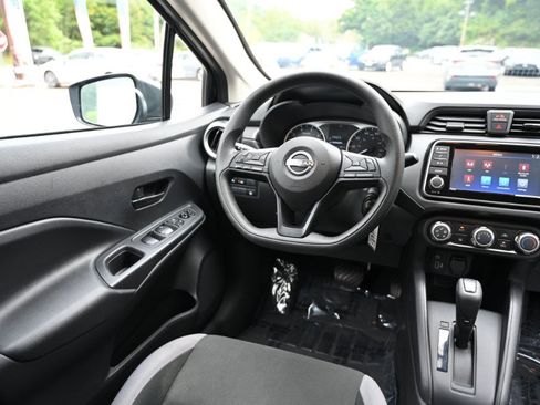 Used 2025 Nissan Versa S FWD image 9