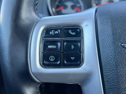 Used 2011 Chrysler 200 Limited image 23