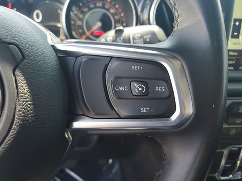 Used 2020 Jeep Wrangler Unlimited Sahara AWD/4WD image 28
