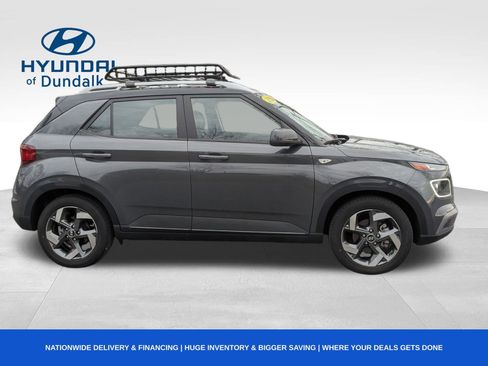 Used 2024 Hyundai Venue Limited image 10