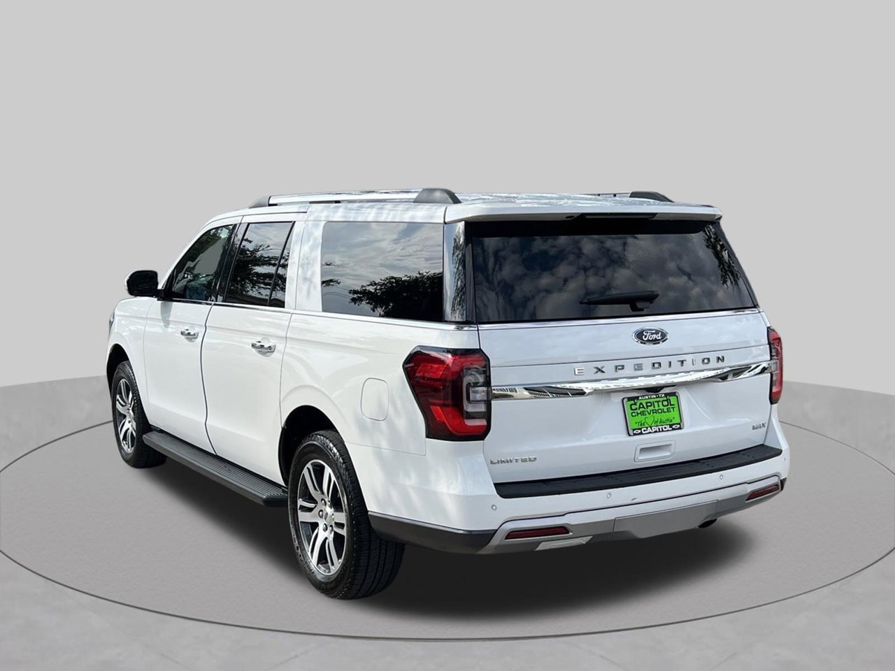 Used 2024 Ford Expedition Max Limited AWD/4WD image 3