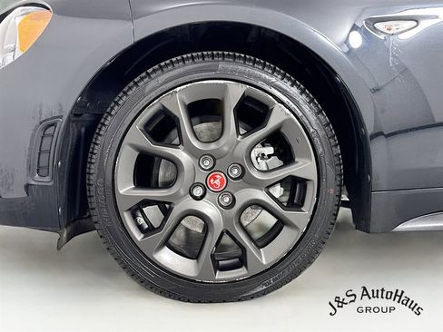 Used 2018 FIAT 124 Spider Abarth w/ Navigation & Sound Group image 38