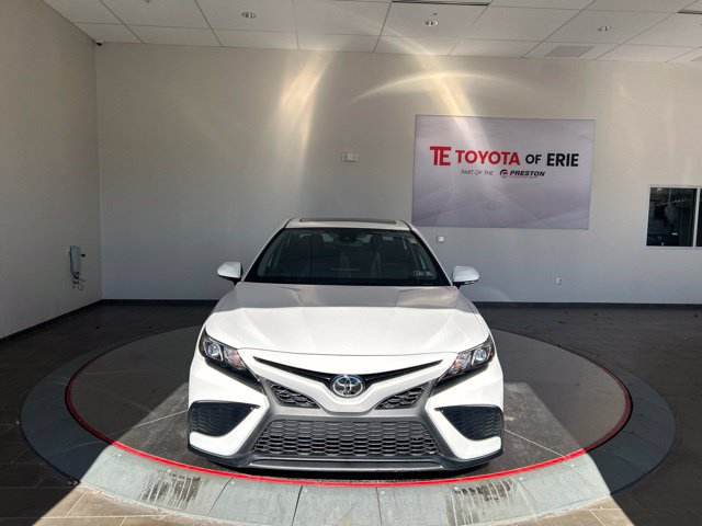 Used 2021 Toyota Camry SE w/ Cold Weather Package AWD/4WD image 2