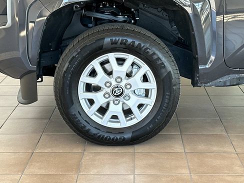 Certified 2026 Toyota Tacoma SR5 AWD/4WD image 25