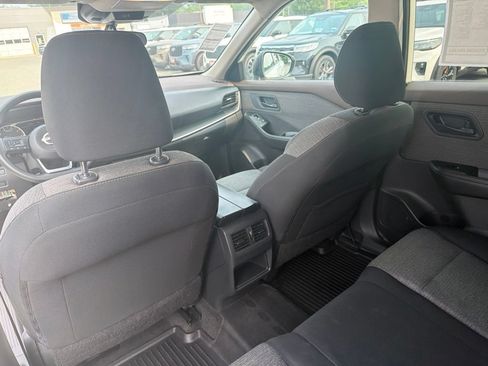 Used 2022 Nissan Rogue S FWD image 25