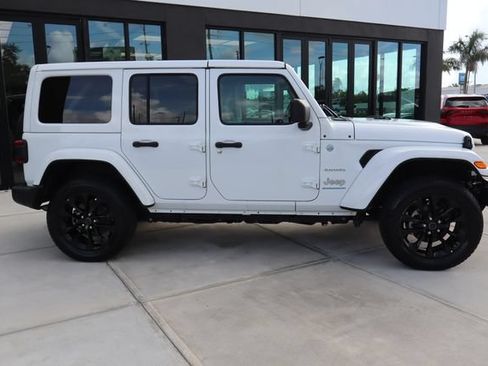 Used 2024 Jeep Wrangler Unlimited Sahara AWD/4WD image 2
