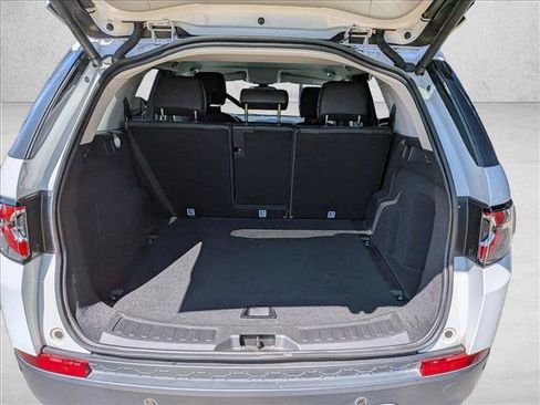 Used 2019 Land Rover Discovery Sport SE AWD/4WD image 6