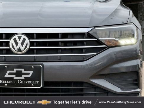 Used 2019 Volkswagen Jetta SE image 4