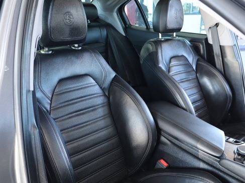 Used 2017 Alfa Romeo Giulia Ti w/ TI 19" Sport Package image 37